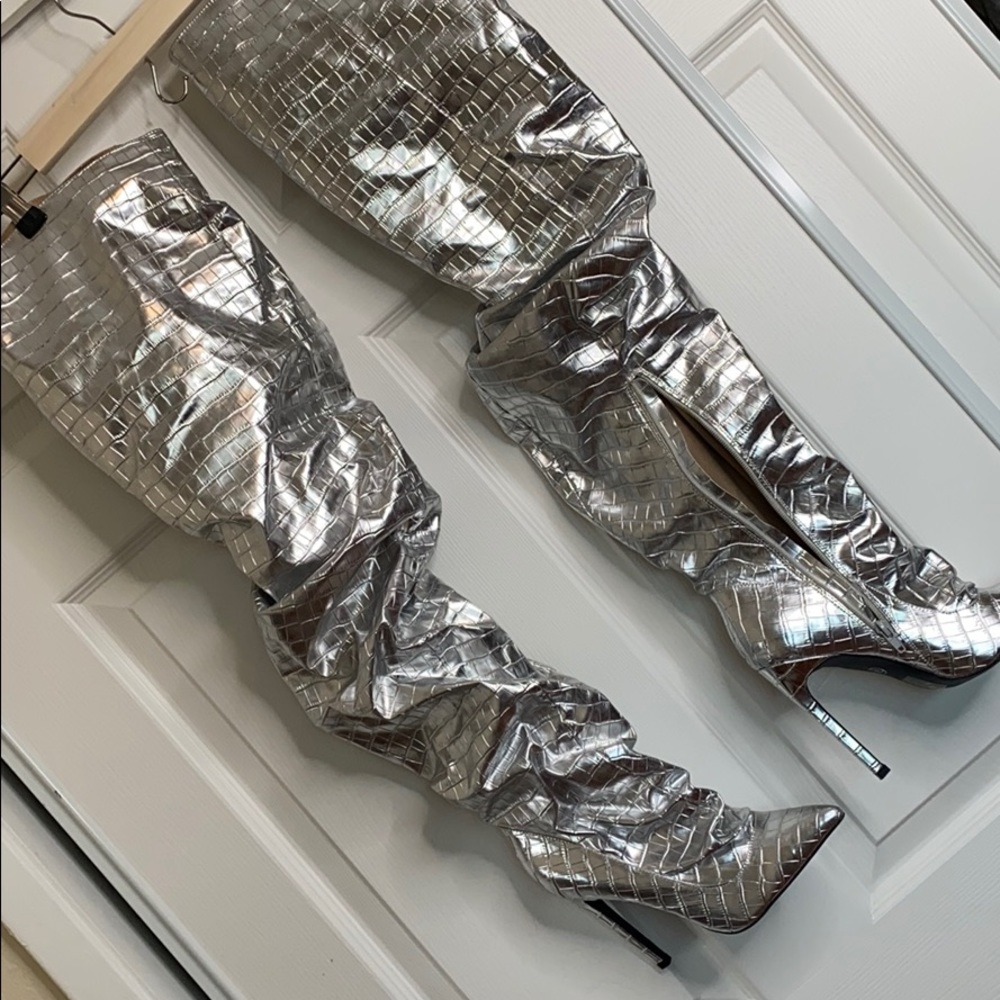 Missguided silver over the knee boots - Picture 5 of 14